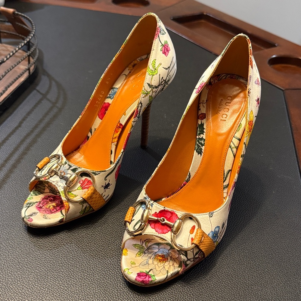 Gucci Multicolor Floral Peep Toe Heels sz 6.5 gently used